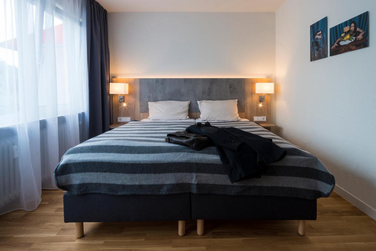 Hotel Base I - Budget Bei Basel 3*